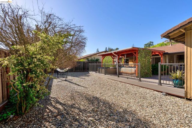 2651 Tamalpais Dr, Pinole, CA 94564