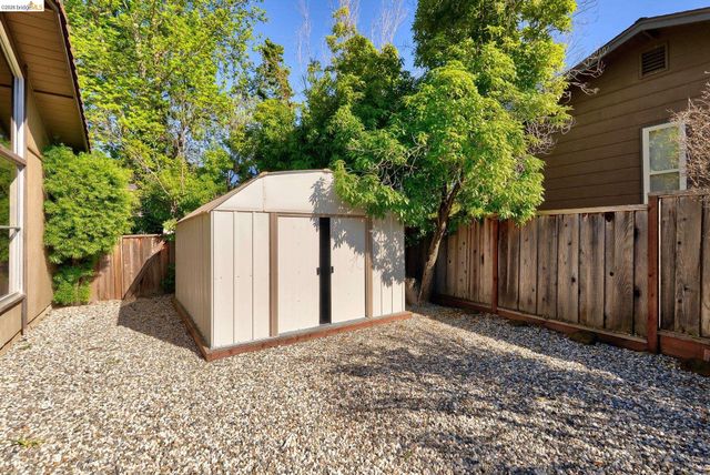 2651 Tamalpais Dr, Pinole, CA 94564