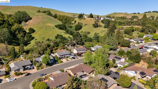 2651 Tamalpais Dr, Pinole, CA 94564
