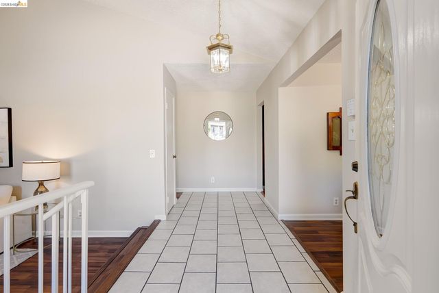 2651 Tamalpais Dr, Pinole, CA 94564