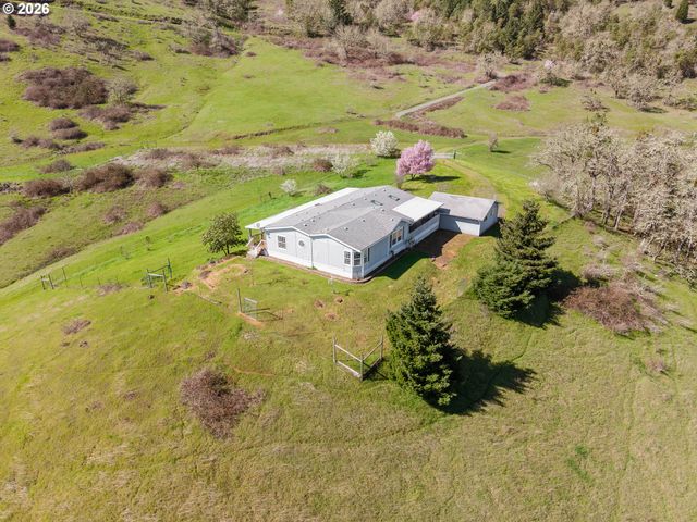 220 ROBIN St, Roseburg, OR 97470