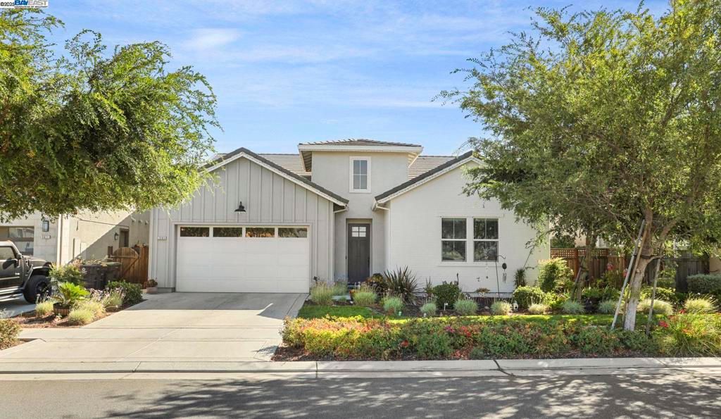 2595 Garden Farms Ave, Lathrop, CA 95330