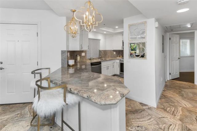 400 Lake 105, Huntington Beach, CA 92648