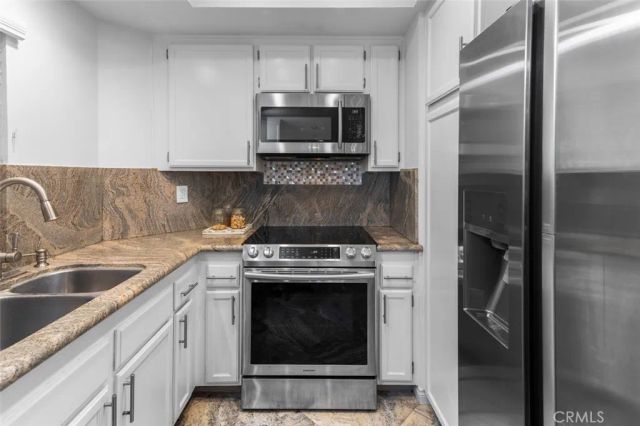 400 Lake 105, Huntington Beach, CA 92648