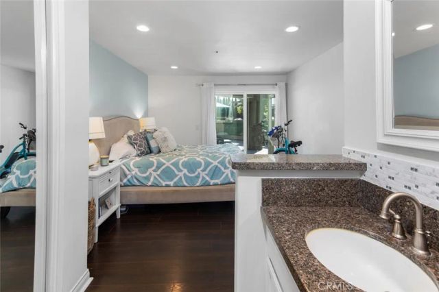 400 Lake 105, Huntington Beach, CA 92648