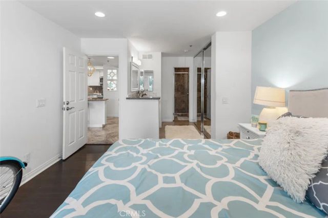 400 Lake 105, Huntington Beach, CA 92648