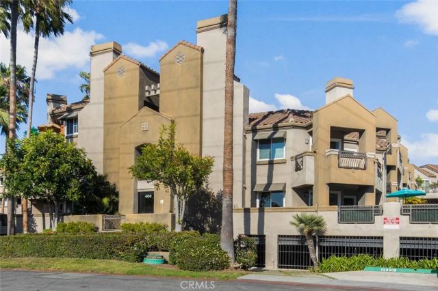 400 Lake 105, Huntington Beach, CA 92648