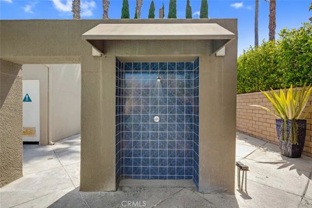 400 Lake 105, Huntington Beach, CA 92648