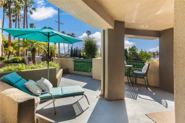 400 Lake 105, Huntington Beach, CA 92648
