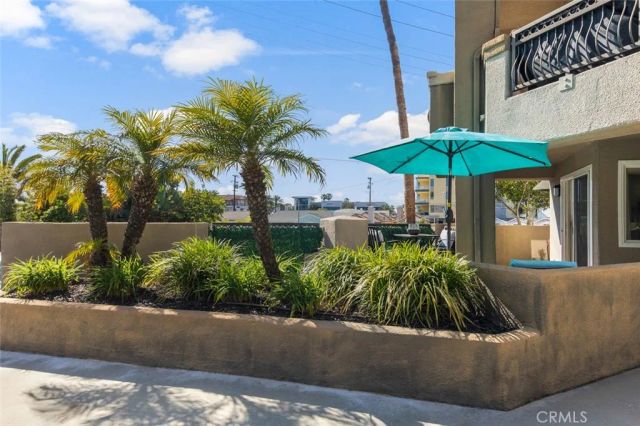 400 Lake 105, Huntington Beach, CA 92648