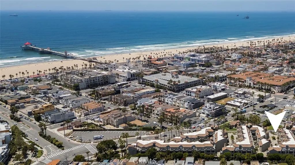 400 Lake 105, Huntington Beach, CA 92648