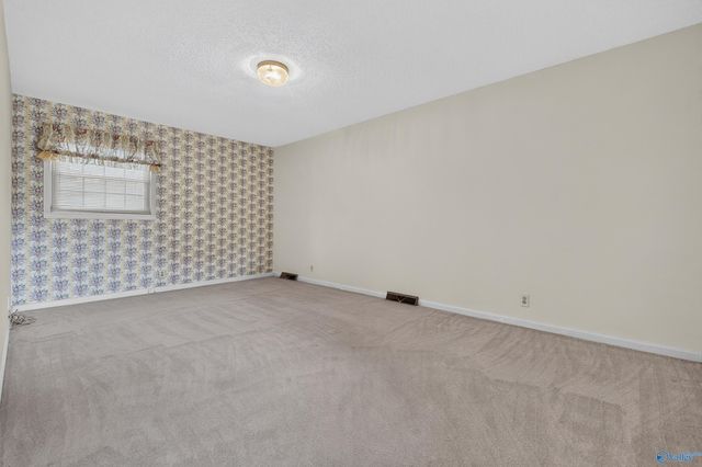 825 SE Harrisburg Drive, Huntsville, AL 35802