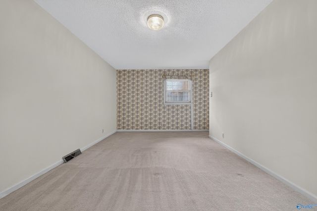 825 SE Harrisburg Drive, Huntsville, AL 35802
