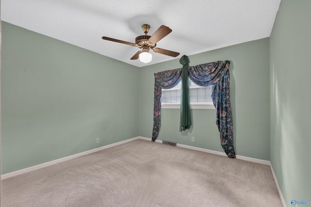 825 SE Harrisburg Drive, Huntsville, AL 35802