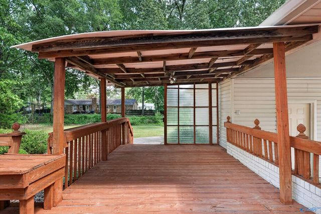 825 SE Harrisburg Drive, Huntsville, AL 35802