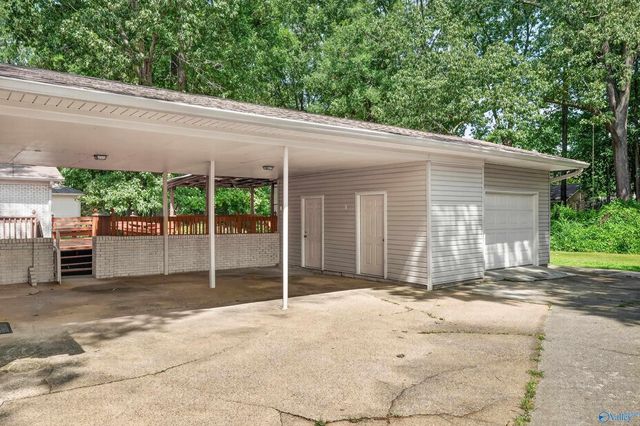 825 SE Harrisburg Drive, Huntsville, AL 35802