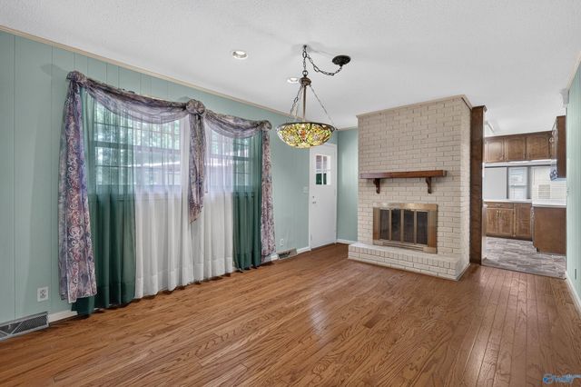 825 SE Harrisburg Drive, Huntsville, AL 35802