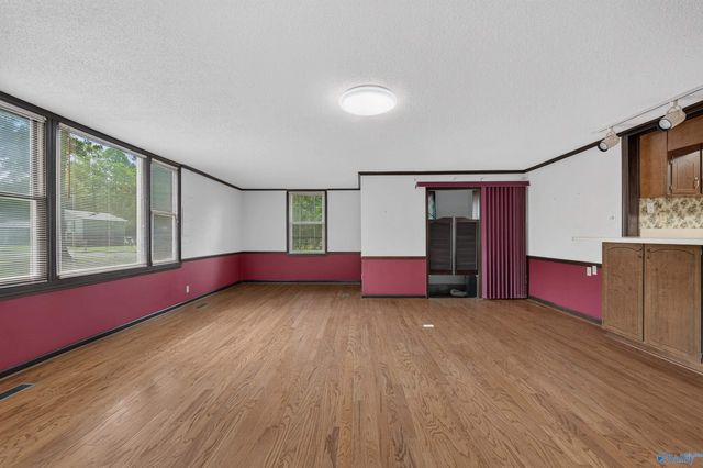 825 SE Harrisburg Drive, Huntsville, AL 35802