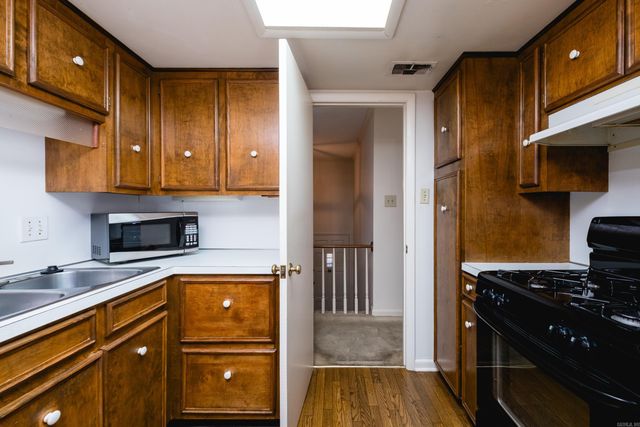 11 Barberry Lane, Little Rock, AR 72227
