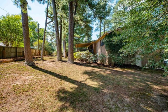 11 Barberry Lane, Little Rock, AR 72227