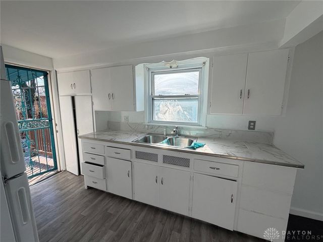 112 Valleyview Drive, Dayton, OH 45405