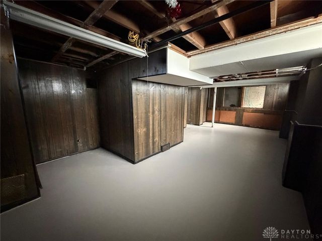 112 Valleyview Drive, Dayton, OH 45405