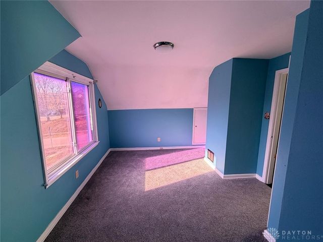 112 Valleyview Drive, Dayton, OH 45405