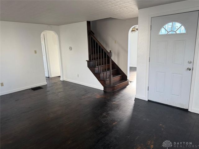 112 Valleyview Drive, Dayton, OH 45405