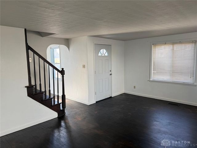 112 Valleyview Drive, Dayton, OH 45405