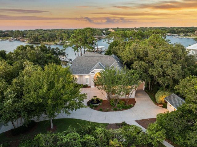 702 Beach Drive, Destin, FL 32541