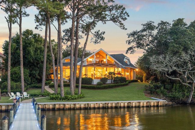 702 Beach Drive, Destin, FL 32541