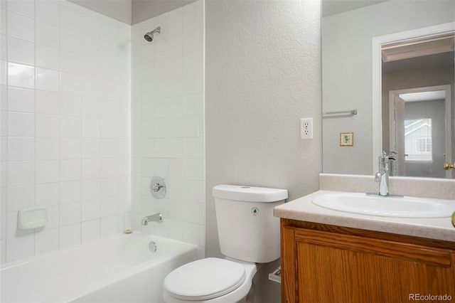 2143 Coronado Parkway 17D, Denver, CO 80229