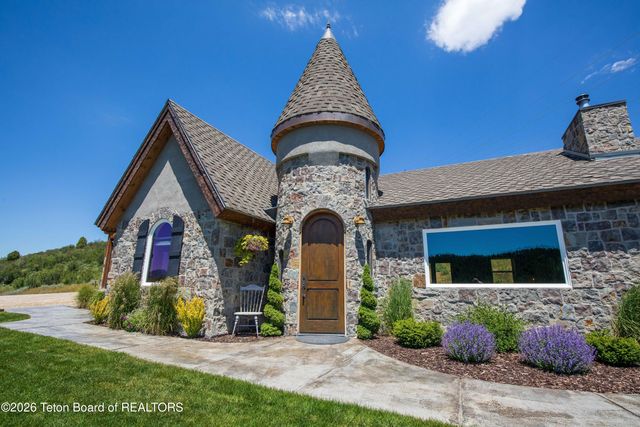 1901 NARROWS WILLOW CREEK RD, Thayne, WY 83127