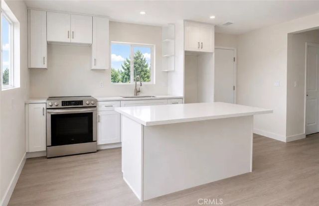 8410 Noble, North Hills, CA 91343