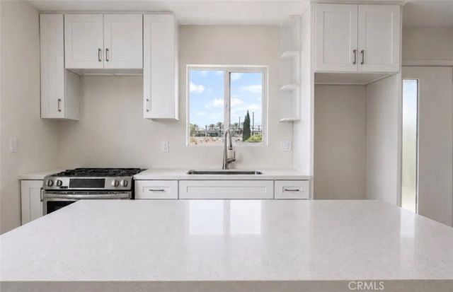 8410 Noble, North Hills, CA 91343
