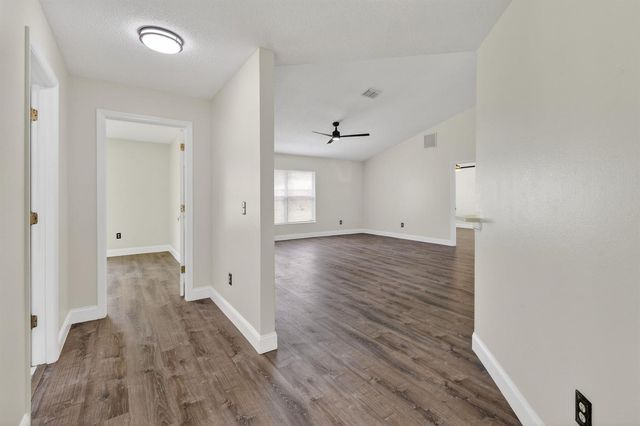 1714 SE Aneci Street, Port St. Lucie, FL 34983