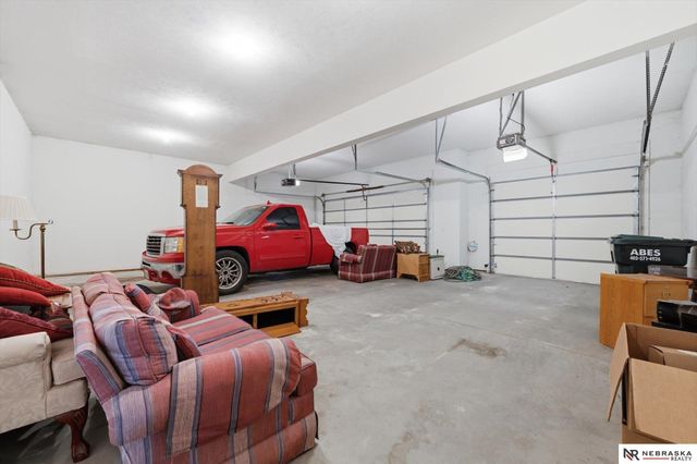 7504 N 130th Street, Omaha, NE 68142