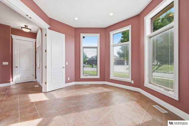 7504 N 130th Street, Omaha, NE 68142