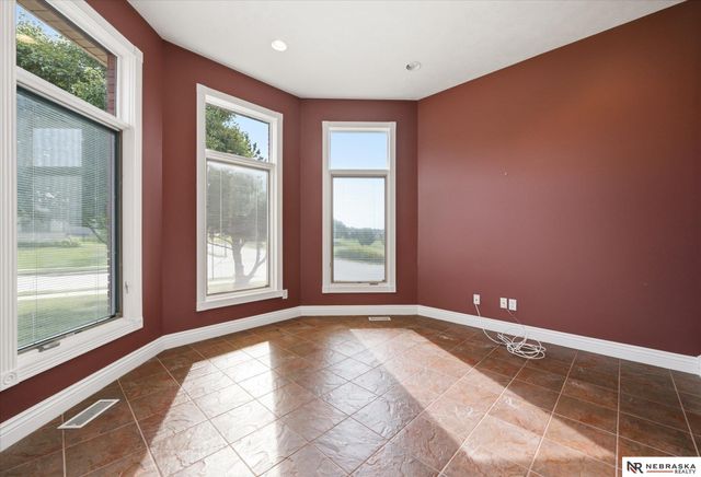 7504 N 130th Street, Omaha, NE 68142