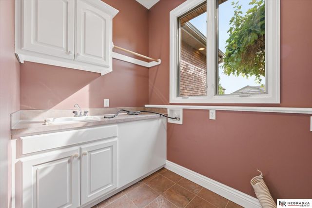 7504 N 130th Street, Omaha, NE 68142