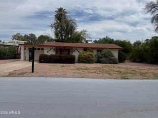 1104 E FERN Drive S, Phoenix, AZ 85014