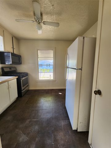 1516 Lindsey Street, Denton, TX 76205