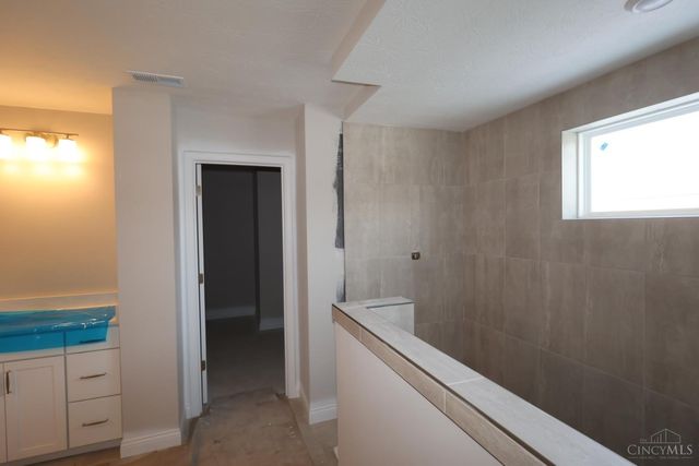 1876 Grove Park Drive, Miami Twp, OH 45150