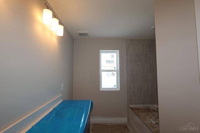 1876 Grove Park Drive, Miami Twp, OH 45150