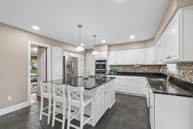 16605 43rd Avenue N, Plymouth, MN 55446