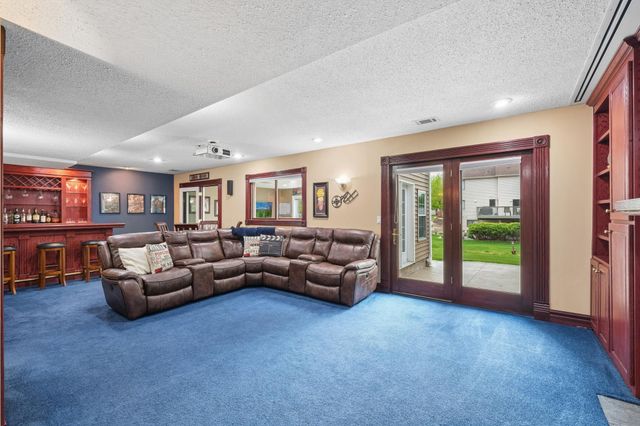 16605 43rd Avenue N, Plymouth, MN 55446