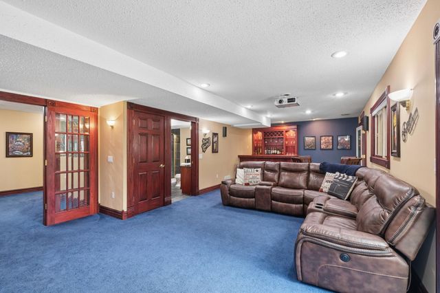 16605 43rd Avenue N, Plymouth, MN 55446