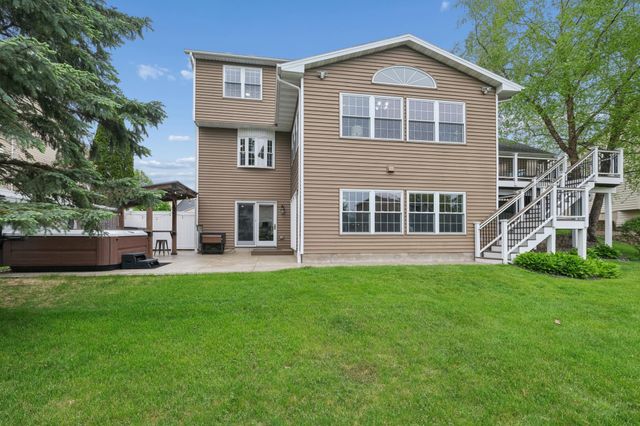 16605 43rd Avenue N, Plymouth, MN 55446