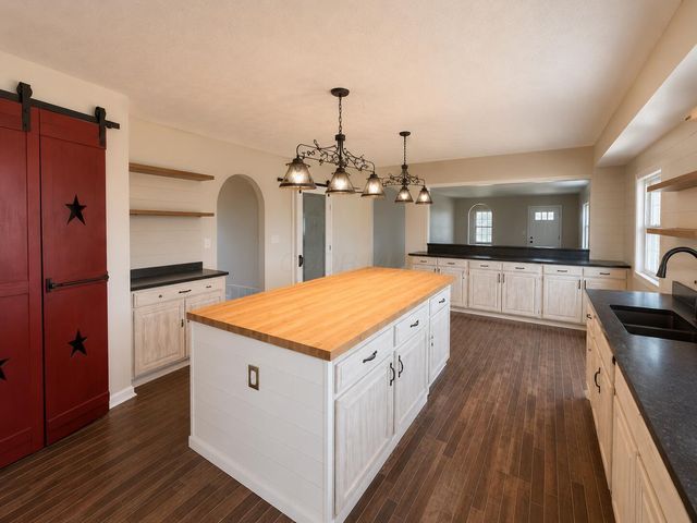 306 Schall Place, Commercial Point, OH 43116