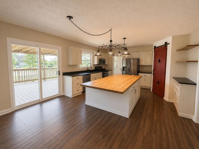 306 Schall Place, Commercial Point, OH 43116